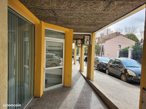 Buraux/pro. Lib groupement possible