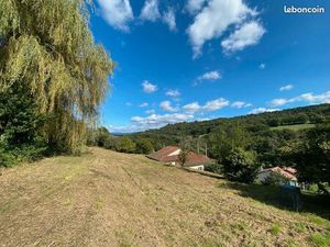 Terrain 1935m2 - Belle vue sur la forteresse de Ceyssac