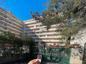 Parking aérien. Mosson. Le Plein Ciel. Marché des 4 saisons. ?️◊