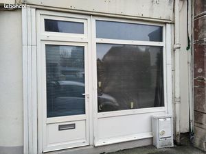 Loue local commercial avec vitrine