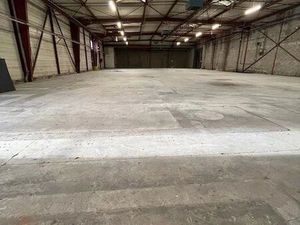 Local 1725 m² Beauvois