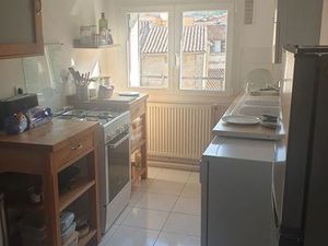 Location d'un T3 en très bon état  rénové et meublé en centre-ville de 61 m² (+15 m² hors 