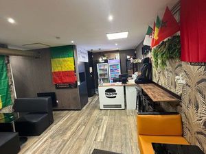 Local Commercial de 70 m² à Louer à Cergy