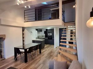 Très joli F3 duplex au 2nd et dernier étage  avec ascenseur en hyper centre du Puy-en-Vela