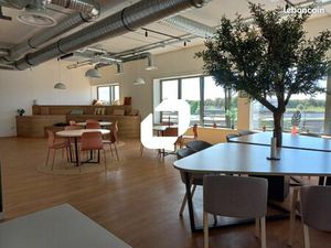 Bureaux 3 700 m²