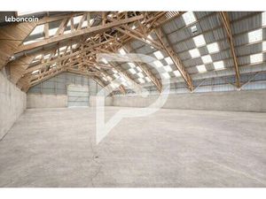 Local industriel 230 m²