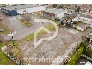 Local autos 2 000 m²