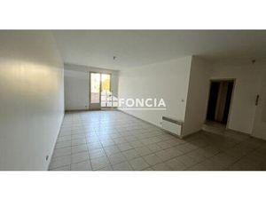 Appartement 3 piéces avec garage et cave