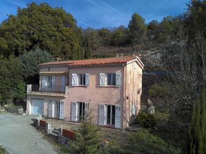 Maison familiale au calme à pied du village !