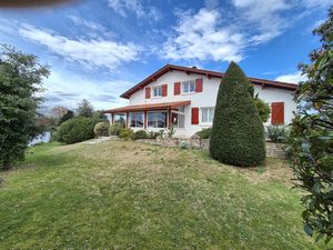 Maison T6 avec garge de 120m2 sur parcelle de 1147m2