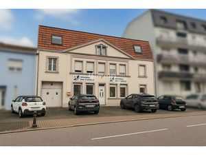 Immeuble mixte - 2 appartements  1 local avec bureaux