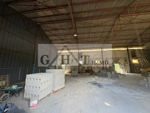 ENTREPOT 160 M² A LOUER A CHAUMES EN BRIE