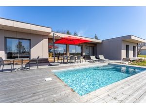 Maison à vendre plain-pied en bois de 149 m²  5 pièces  piscine  2 garages - BERGERAC (24)