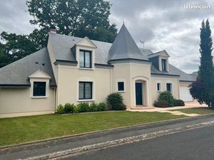 AVRILLE - Domaine de l’étang - Maison à fort potentiel