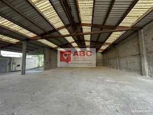 Local d'activité 600 m²