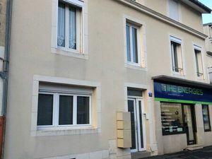 Loue grand T2 au RDC faubourg