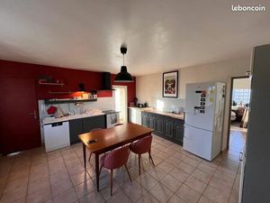 Appartement avec cour en campagne