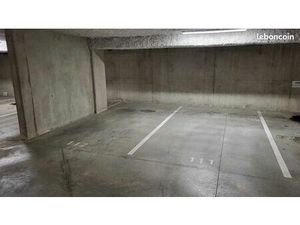 Place de parking sécurisée en sous-sol – Charbonnières-les-Bains