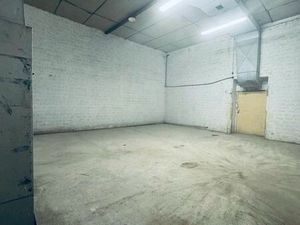 À louer – Local de stockage 100 m²
