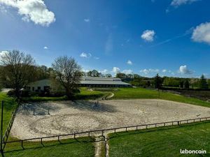 Appartement situé dans un centre équestre