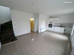 Maison T3 54m2 rénovée en duplex avec garage à Quedillac