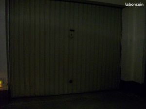 LOUE un GARAGE BOX uniquement garde meuble