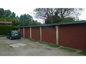 Box automobile disponible a louer