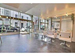 Salon de coiffure équipé – Quartier commerçant – Uccle