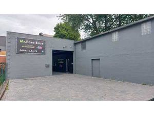 Surface commerciale 200 m2  