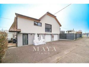 Mme. Nadège Oppermann