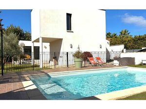 Maison Clarensac m² T-5 à vendre  499 000 €