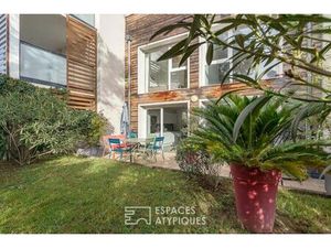 Duplex contemporain avec jardin dans le centre d'Ecully