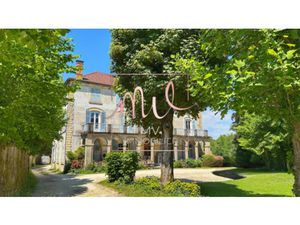 CHARAVINES  Immeuble de rapport 795 m2