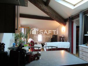 A saisir : 2 appartements (T3/T2) + garage de 100m2