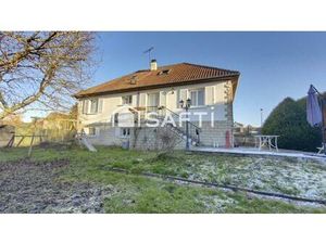 Maison 160 M2   7pièces  5 chambres  Terrain de 720 M2.