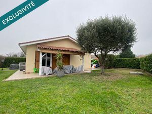 Maison de plain-pied avec garage et atelier