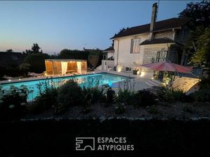 Villa année 50 de 227 m² sur 3362 m² de terrain  avec belle piscine  sur les hauteurs de V