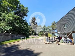 Local en zone industriel 77