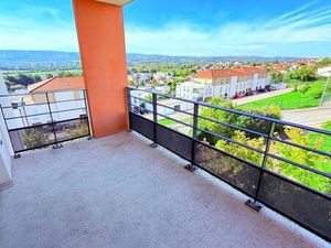 Appartement T3 avec vue et terrasse