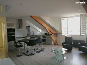 Location T3 meublé 102 m² – Centre-ville – Dernier étage – Parking couvert