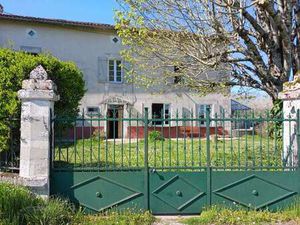 Vente Maison Piscine à Salles-Lavalette (16190) : à vendre Piscine / 170m² Salles-Lavalett