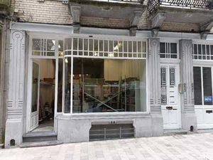 Belle surface commerciale en face parc