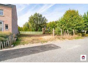 Terrain à bâtir pour maison trois façades