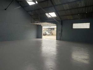 Entrepôt de stockage (170m²) et bureau (60m²)