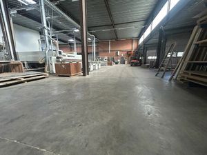 Surface industrielle à louer à Lot (RBU96014)