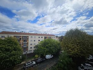 Anglet  Mairie  T3 dernier étage  balcon  cave et garage.