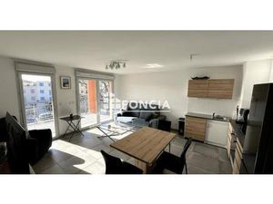 Appartement T3 avec terrasse  parking dans résidence avec piscine