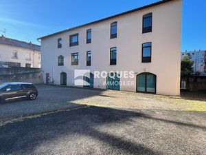 IMMEUBLE de 600 m2 sur 3 niveaux avec parking