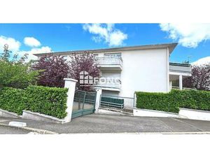 93160 Noisy-le-Grand  Appartement F3  64m2  lumineux avec balcon et parking. Résidence réc