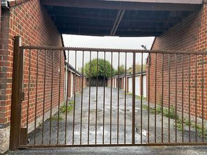 Garage à louer à Rue Jules Houssière +208 Dampremy (VBD68539)